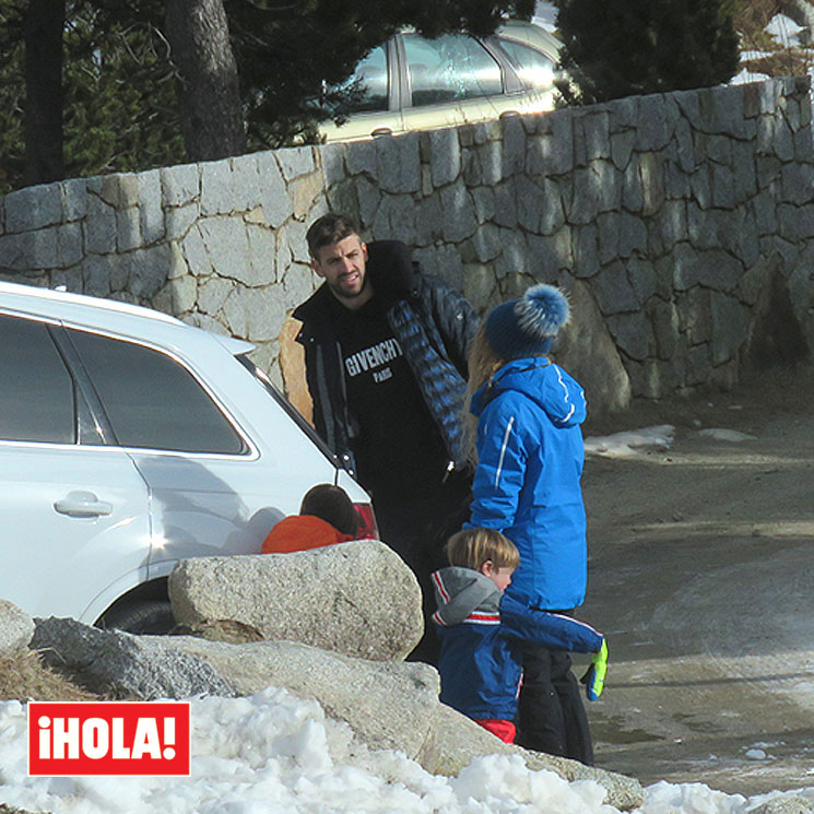 EXCLUSIVA: Shakira disfruta de una escapada en la nieve con Piqué y sus hijos