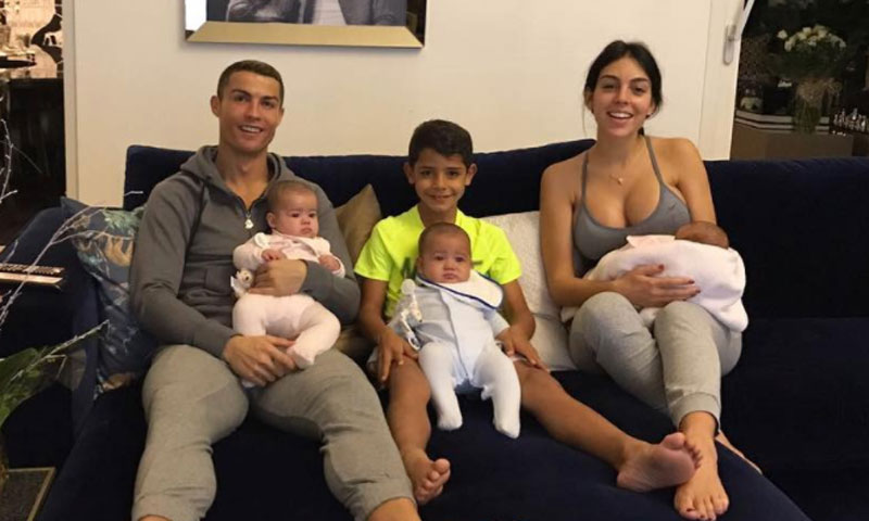 Cristiano Ronaldo y Georgina Rodríguez comparten su primera imagen de la familia al completo