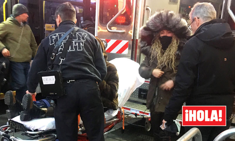 EXCLUSIVA: La angustia de Shakira mientras la madre de Piqué era trasladada en ambulancia tras sufrir un percance en Nueva York