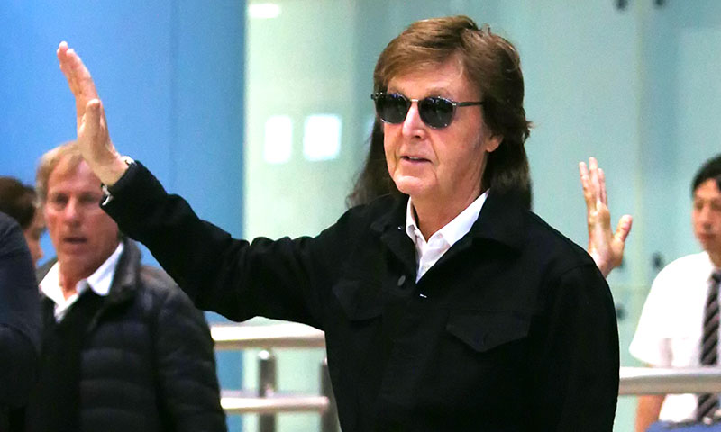 Paul McCartney despide el año junto a su familia bajo el sol del Caribe