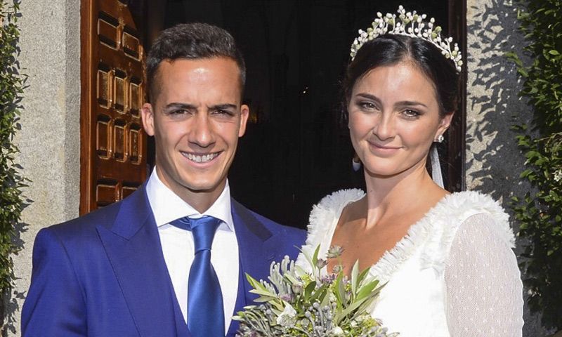 El futbolista Lucas Vázquez y su mujer: nuevo año... ¡y bebé en camino!