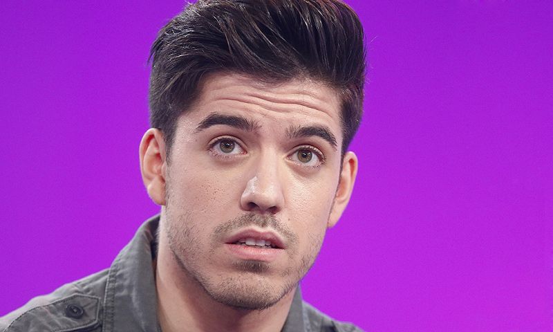roi m ndez y su novia crislo el mejor apoyo del roi m ndez y su novia crislo el mejor apoyo del