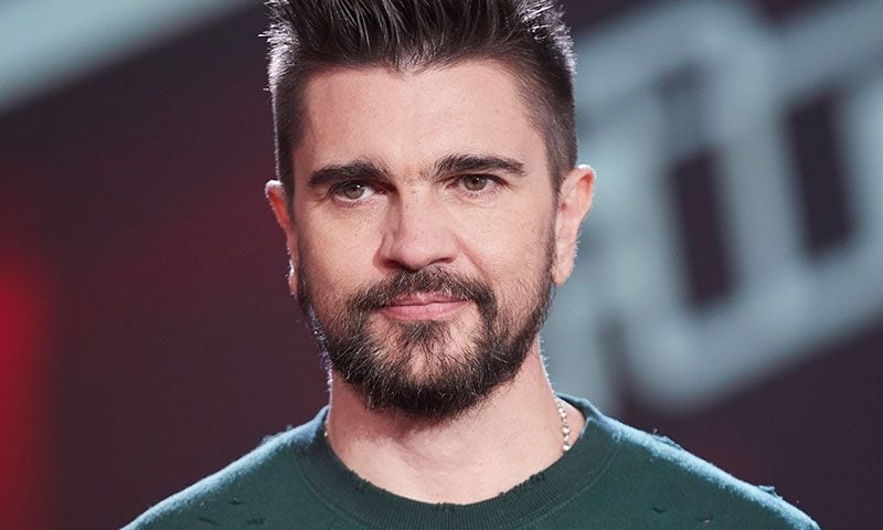 Juanes empieza el nuevo año, literalmente, con mal pie