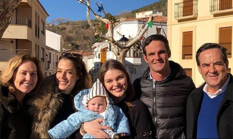 La hija de Ana Bono, la 'muñeca' de la familia Bono en sus primeras Navidades