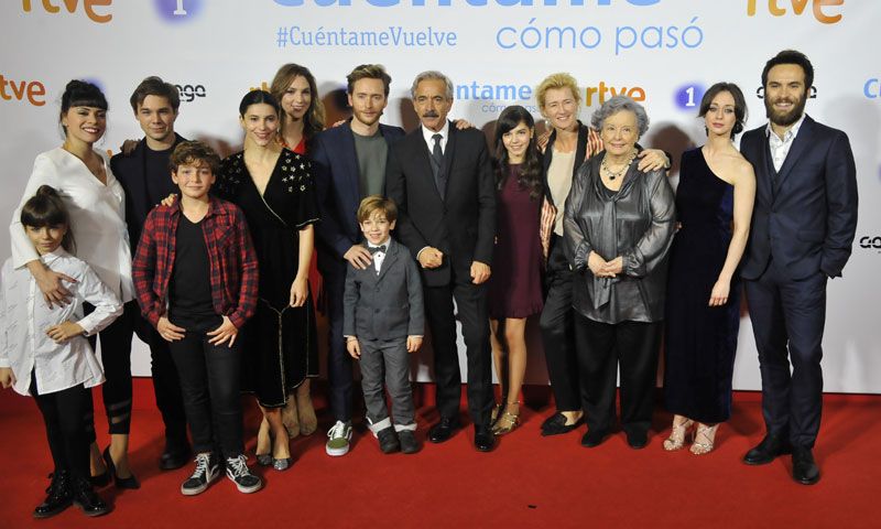 Los chicos de 'OT' roban protagonismo al elenco de 'Cuéntame' en la presentación de su temporada 19