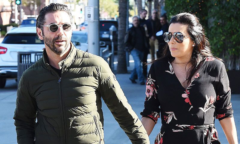 Eva Longoria presume de embarazo... ¡con mucho estilo!