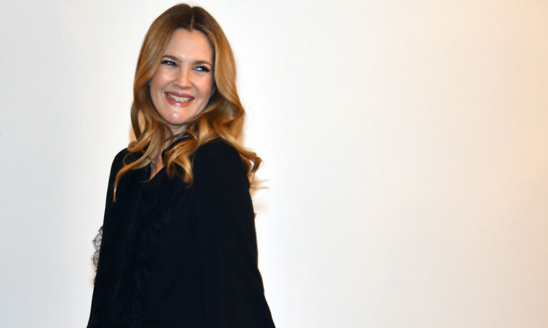 Drew Barrymore durante la presentación de su firma lifestyle