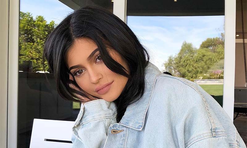 Kylie Jenner confirma su embarazo y anuncia el nacimiento de su bebé