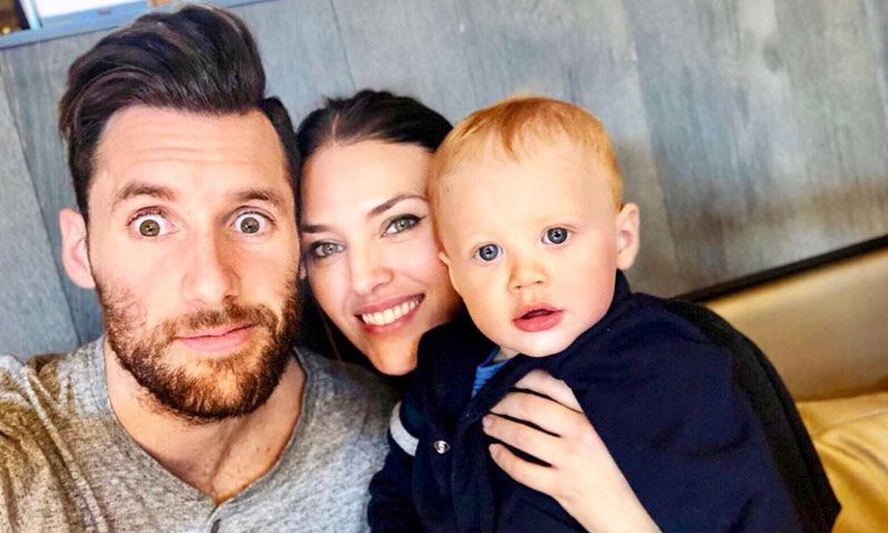 Helen Lindes muestra las divertidas y adorables 'charlas' de su hijo Alan