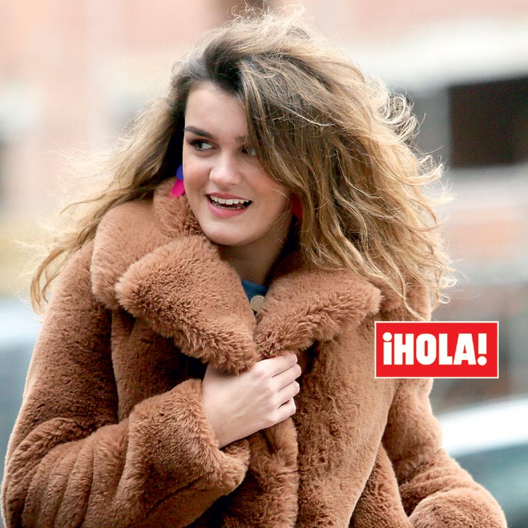 En ¡HOLA!, Amaia, de OT, vuelve a casa convertida en una estrella