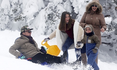 Las fotos más divertidas de José Ortega Cano y su familia en la nieve