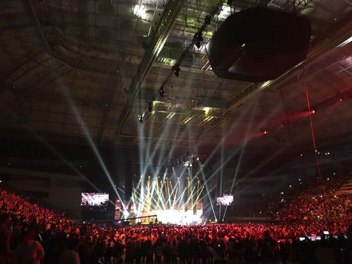 Ot 2017 Emociones A Flor De Piel Y El Beso Más Esperado En El Primer Concierto De Ot En Barcelona