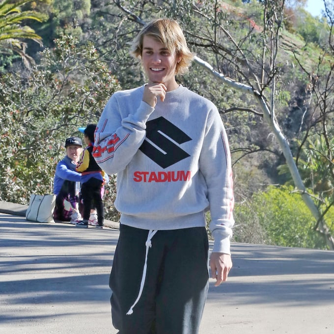 ¿Malos tiempos para Justin Bieber? El cantante y su 'accidentado' paseo junto a una amiga