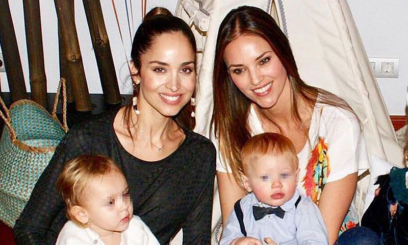 Helen Lindes y Lorena van Heerde mueren de amor viendo jugar a sus hijos