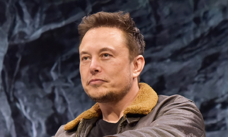 Elon Musk y el curioso caso de su extraña familia: su padre acaba de tener un bebé con su hijastra