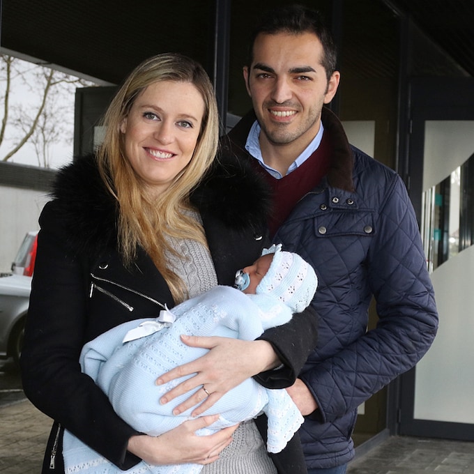 Andrea Prat y su marido presentan a su segundo hijo, Hugo