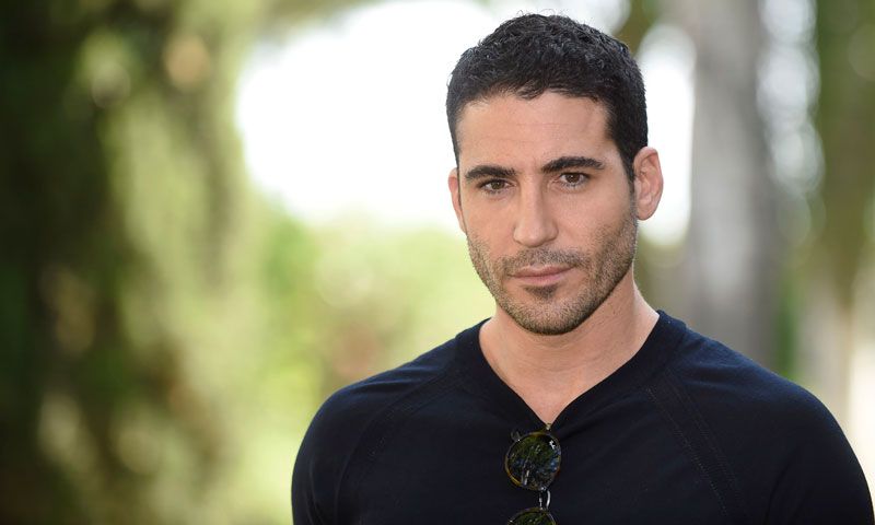 ¿Qué hay detrás del divertido baile de Miguel Ángel Silvestre y Pedro Pascal?