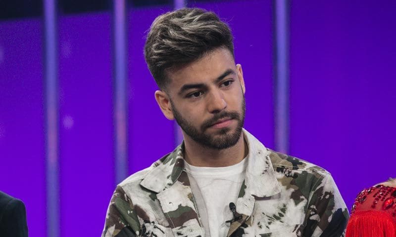 Los compañeros de Agoney, de OT, le arropan en su momento más duro