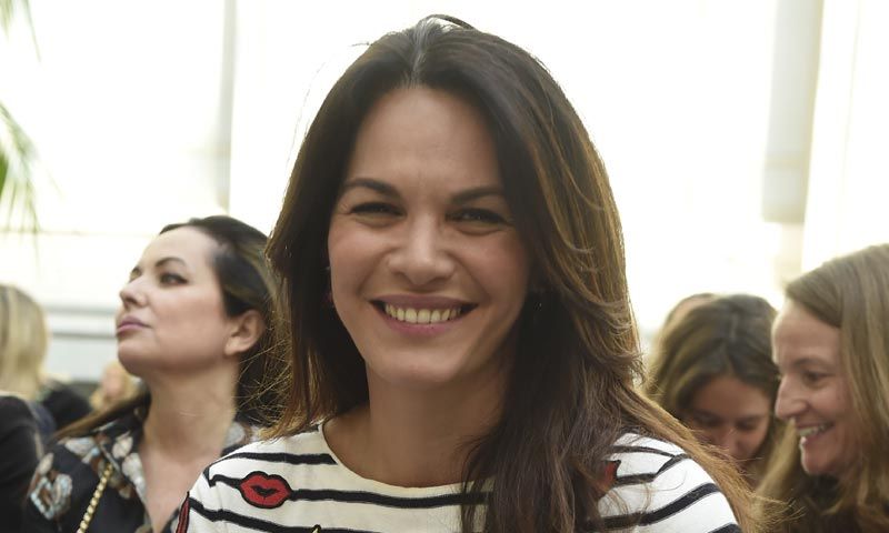 ¿Reconoces a Fabiola Martínez en este divertido videoclip casero de 'Lo malo'?