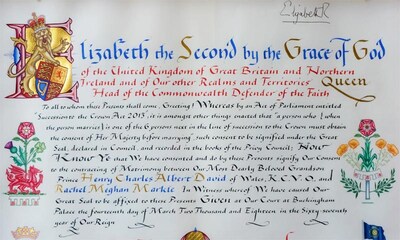 Buckingham presenta el acta de consentimiento oficial de la reina Isabel a la boda real