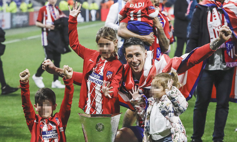 Las fotos más simpáticas de Fernando Torres con sus hijos tras cumplir su sueño