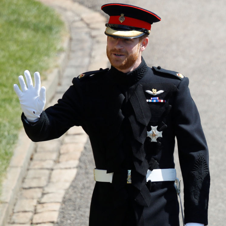 Harry de Inglaterra elige el uniforme de los Blues & Royals tras la aprobación de Isabel II