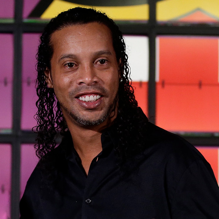 Ronaldinho desmiente que vaya a casarse con dos mujeres a la vez