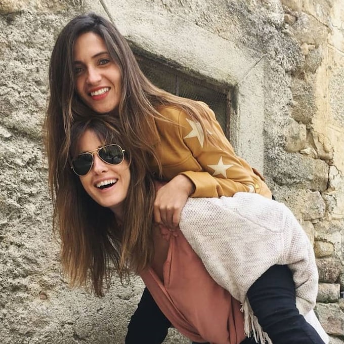 Sara Carbonero e Isabel Jiménez, reencuentro de amigas en el pueblo de Iker Casillas