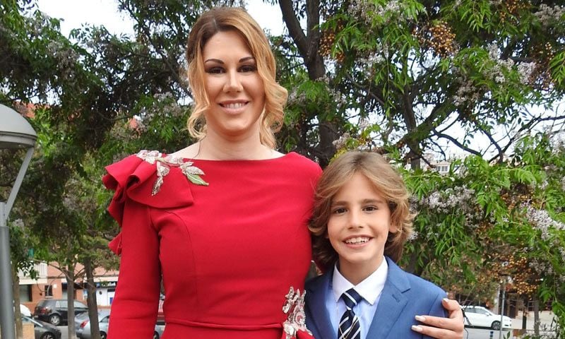 La cantante Tamara celebra la Primera Comunión de su hijo Leandro