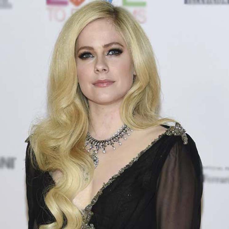 Avril Lavigne se enamora de un billonario egipcio y deja atrás su lado más rebelde