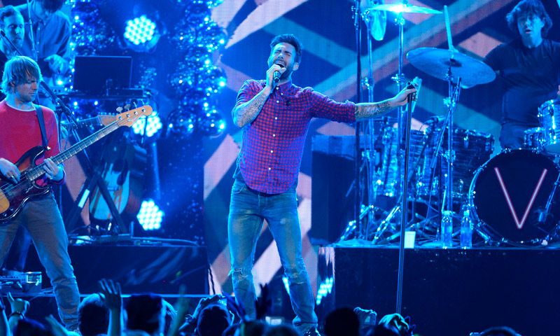 ¡En el videoclip de Maroon 5 no falta ni una 'celeb'!