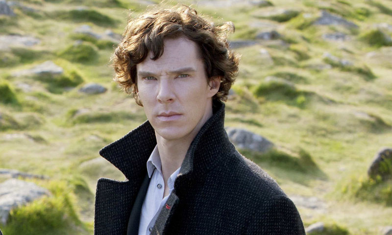 El actor Benedict Cumberbatch (Sherlock Holmes) salva a un repartidor del ataque de cuatro agresores