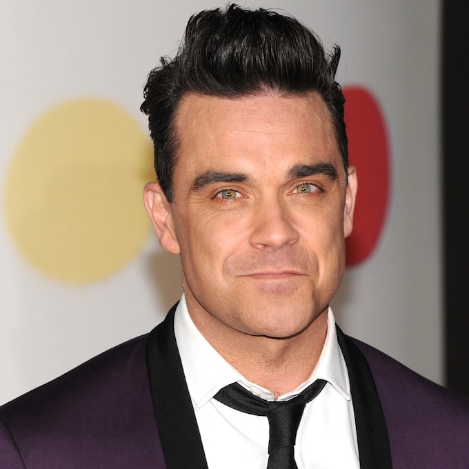 ¡Menudo susto! Robbie Williams, evacuado de un hotel en llamas en Londres