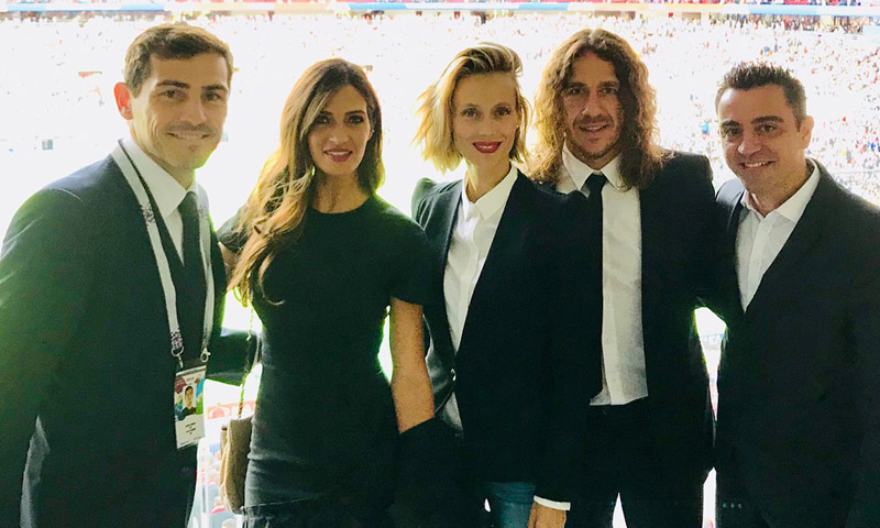 Sara Carbonero con Iker Casillas, Vanesa Lorenzo, Carles Puyol y Xavi Hernández