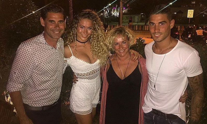 El máximo apoyo de Fernando Hierro, sus hijos 'influencer' Claudia y Álvaro Ruiz