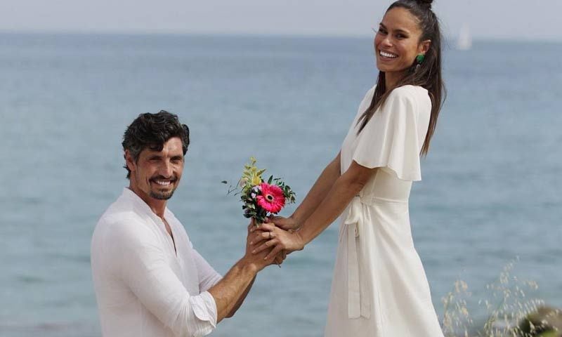 Mireia Canalda y Felipe López se dan el 'sí, quiero' rodeados de su familia