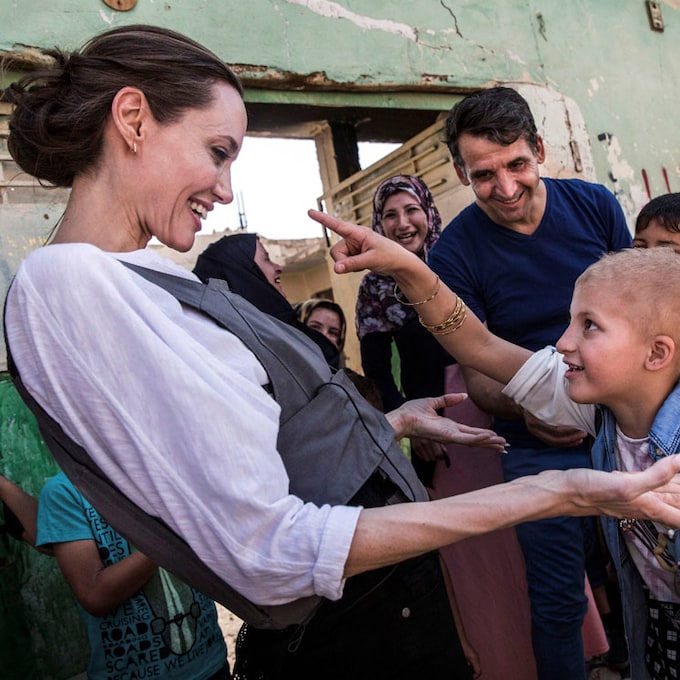 Angelina Jolie lleva la ilusión a las víctimas de la guerra de Irak tras conocer de cerca la devastación