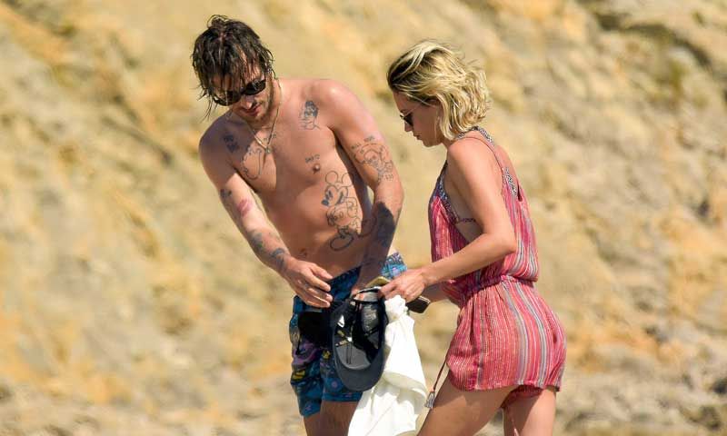 Entre besos y abrazos, la romántica escapada de Ana Fernández y Adrián Roma
