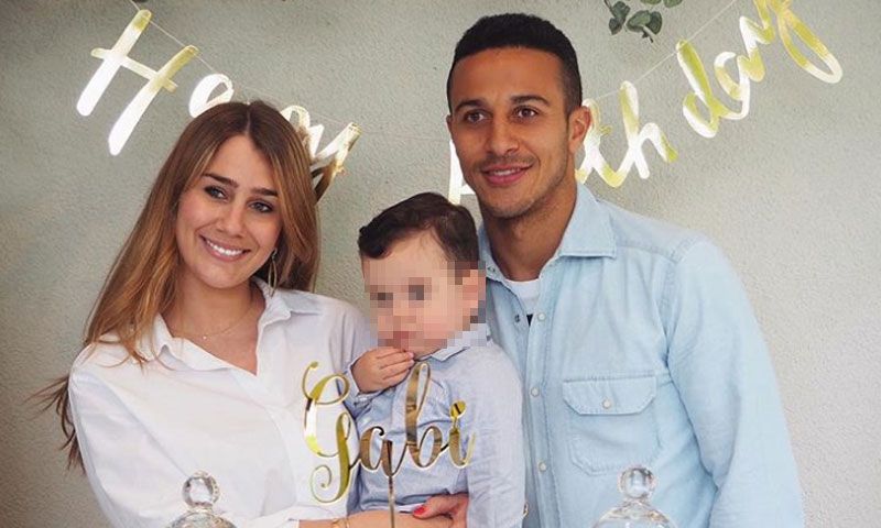 Thiago Alcántara tendrá esta noche el mejor apoyo en las gradas