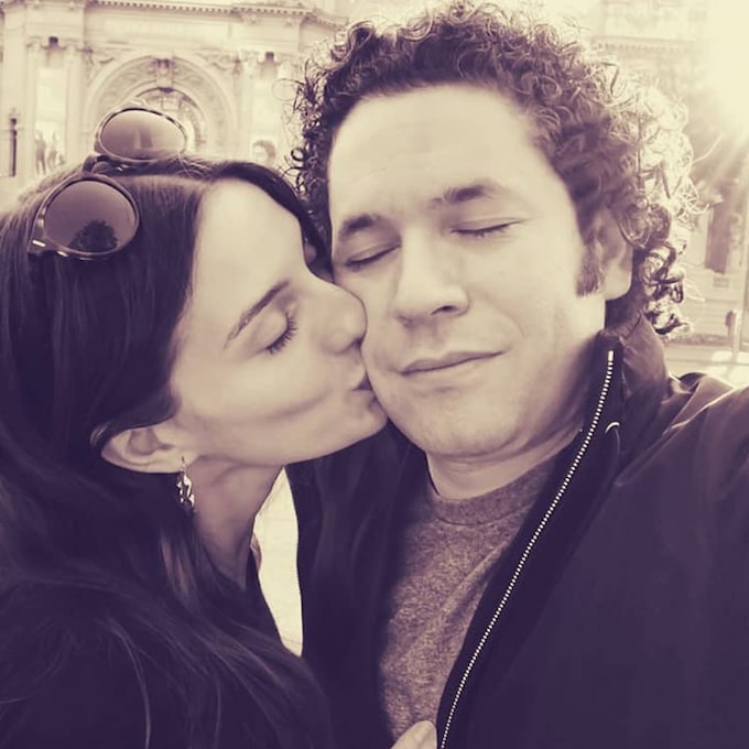 La declaración de amor con beso incluido de María Valverde a Gustavo Dudamel