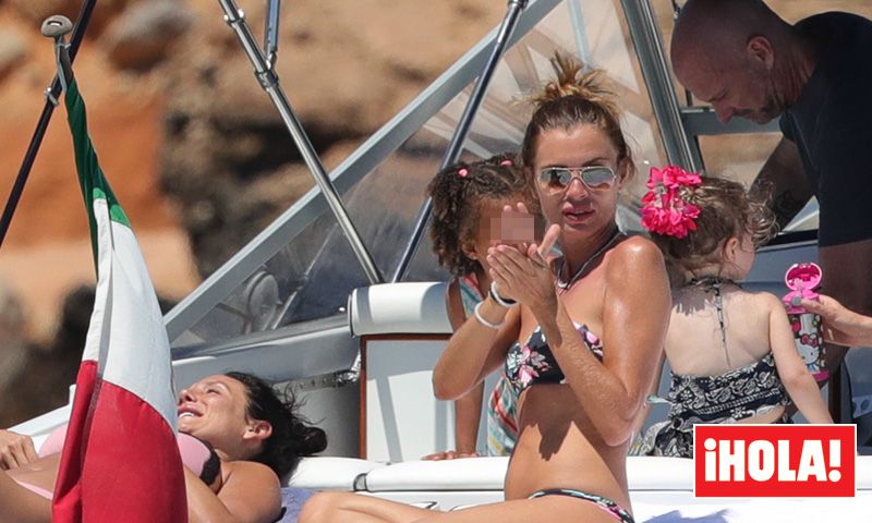 EXCLUSIVA: la jornada en alta mar de Esther Cañadas y su hija Galia
