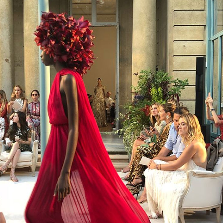 Marta Ortega y Carlos Torretta, en primera fila del desfile de Valentino en París, ¿en busca del vestido de novia perfecto?