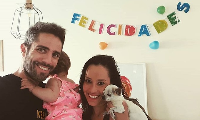 Roberto Leal y Sara Rubio celebran el primer cumpleaños de su hija Lola