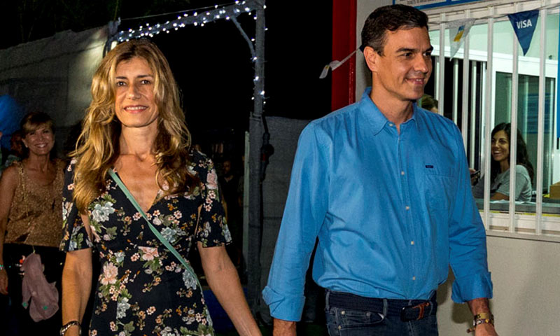 Pedro Sánchez acude al FIB con su mujer, Begoña Gómez, para ver a The Killers