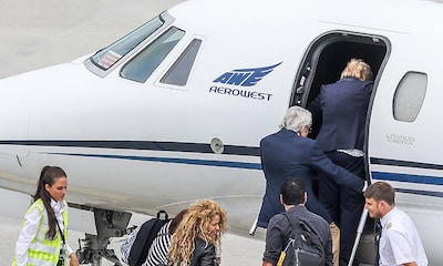 Un aterrizaje de emergencia obliga a Shakira a retrasar su vuelta a casa