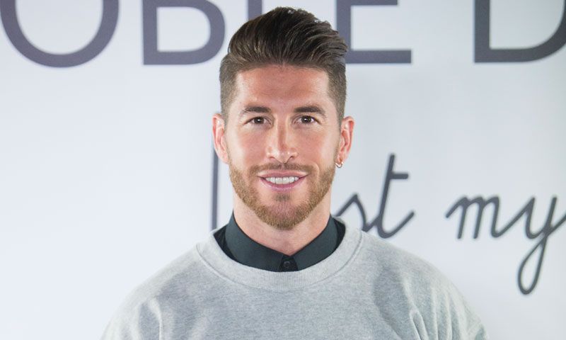 Con mucho ritmo y entre risas, Sergio Ramos se reúne con dos grandes artistas internacionales