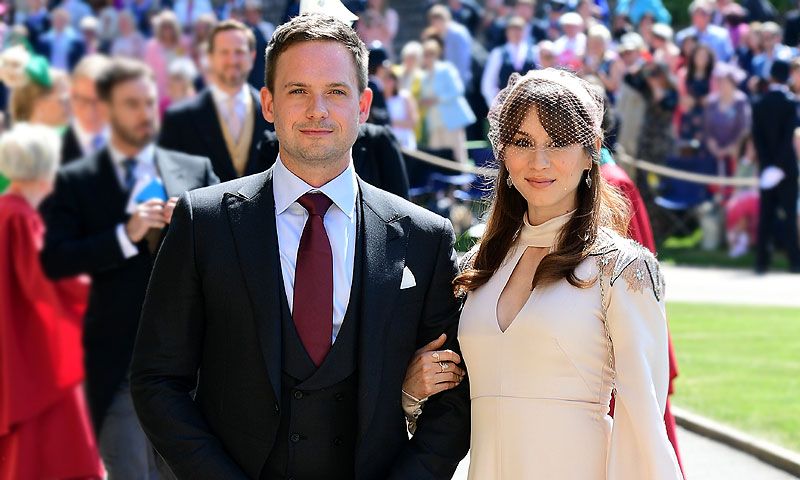 Troian Bellisario y Patrick J Adams, marido en la ficción de Meghan Markle, esperan su primer hijo