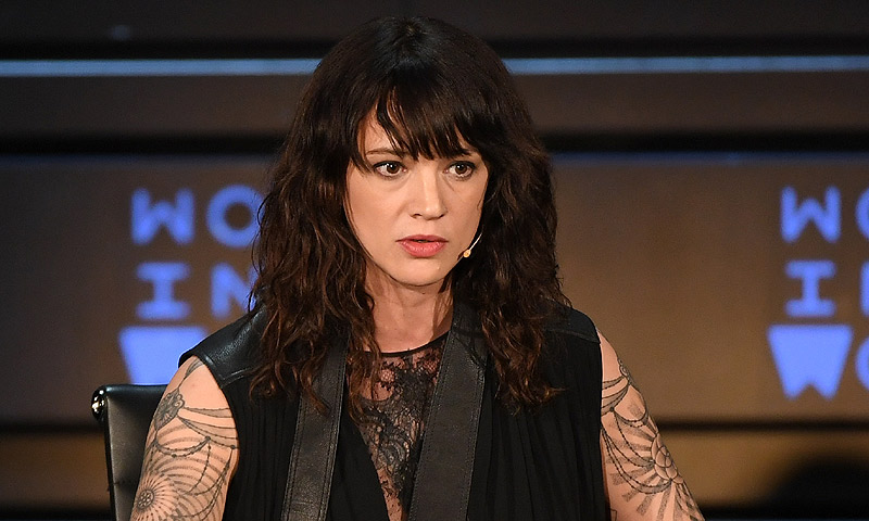 Asia Argento niega 'categóricamente' las acusaciones de abuso del actor Jimmy Bennett