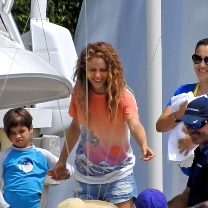 EXCLUSIVA: Shakira hace un alto en su gira para divertirse con sus hijos, Milan y Sasha