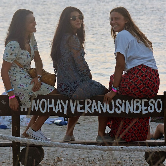 Cayetana Rivera disfruta de una divertida escapada con amigas a Formentera